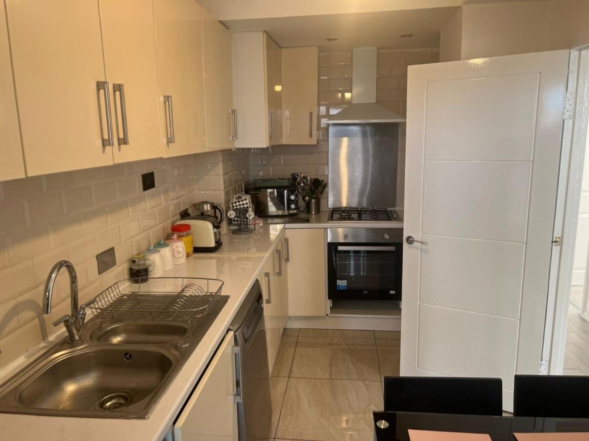 Cosy 2-Bedroom Flat In Finsbury Park, Modern, Convenient & Close To Central London! Εξωτερικό φωτογραφία
